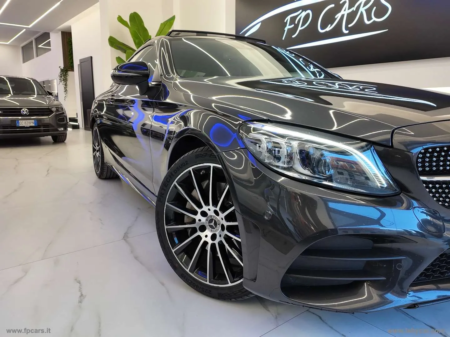 Mercedes-Benz C 300 2020 photo 3