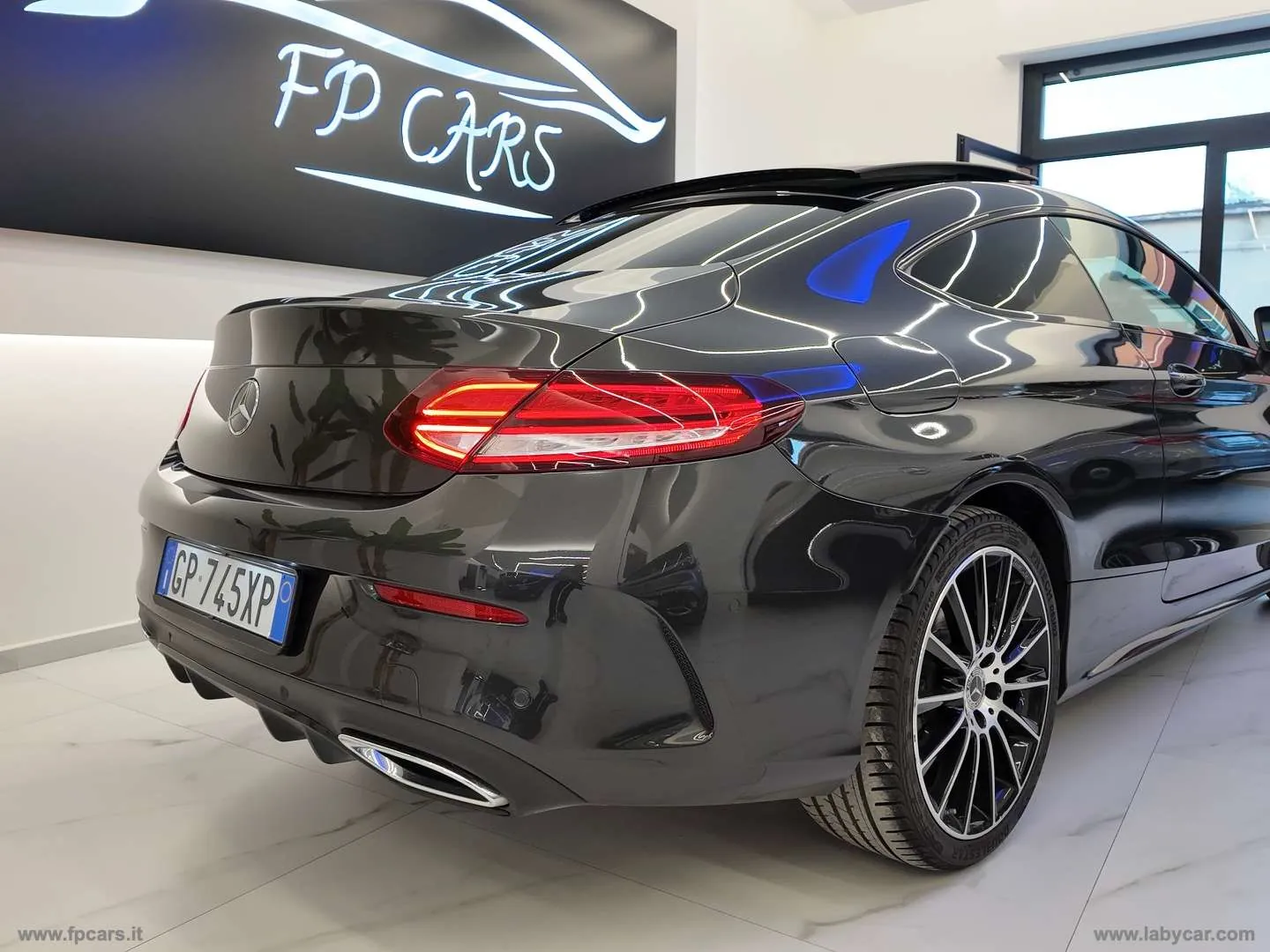 Mercedes-Benz C 300 2020 photo 4