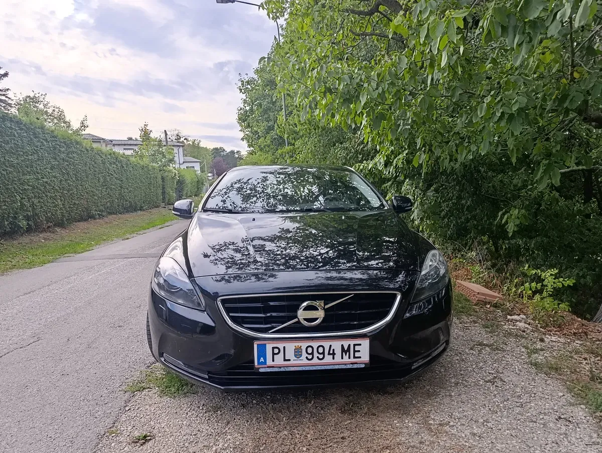 Volvo V40 2013 photo 2
