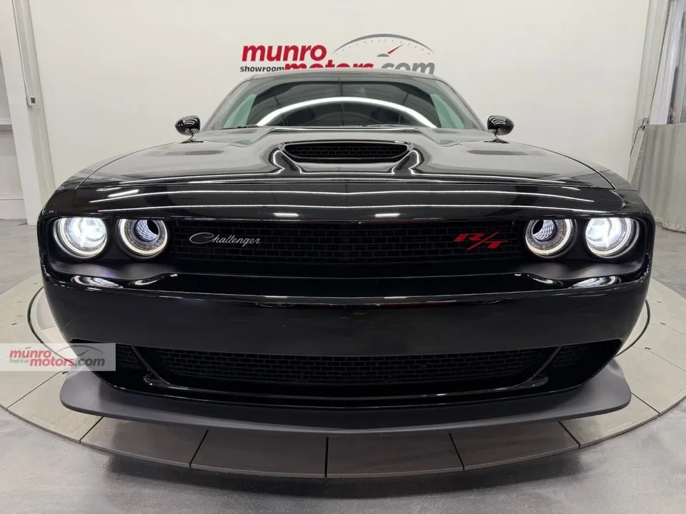 Dodge Challenger 2023 photo 2