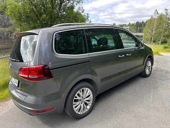 Volkswagen Sharan 2017 photo 2