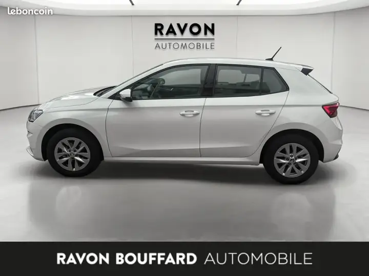 Skoda Fabia 2023 photo 2