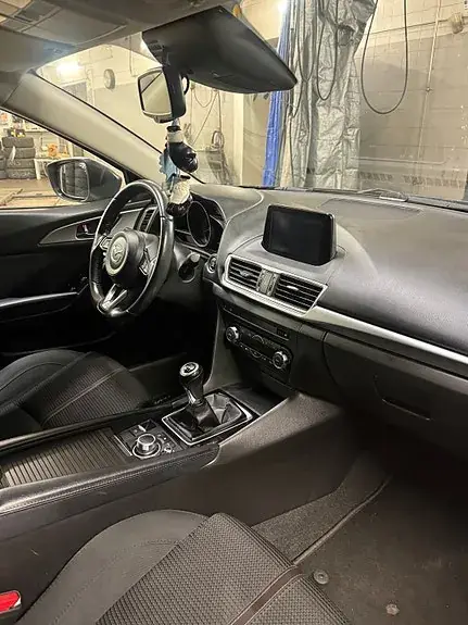 Mazda 3 2018 photo 3