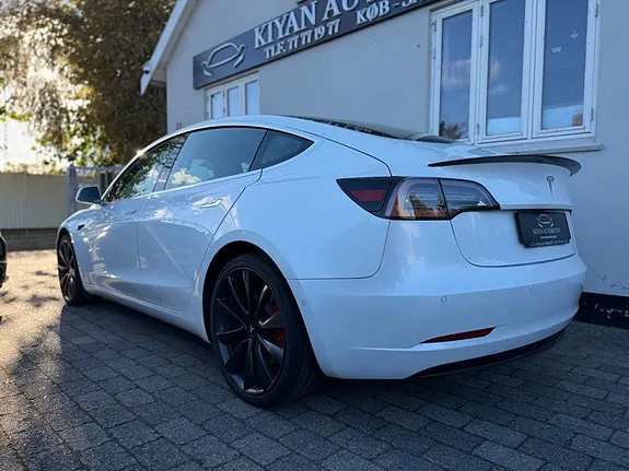 Tesla Model 3 2020 photo 4