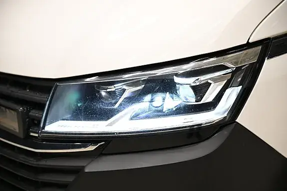 Volkswagen Transporter 2022 photo 3