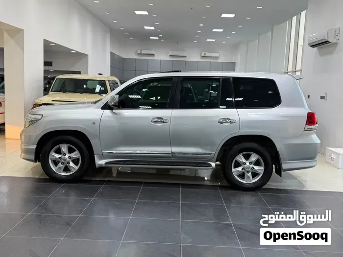 Toyota Land Cruiser 2010 photo 4