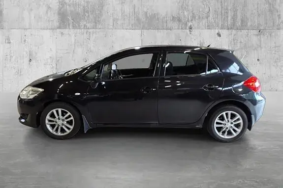Toyota Auris 2009 photo 2