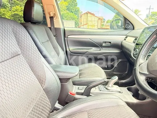 Mitsubishi Outlander 2014 photo 4