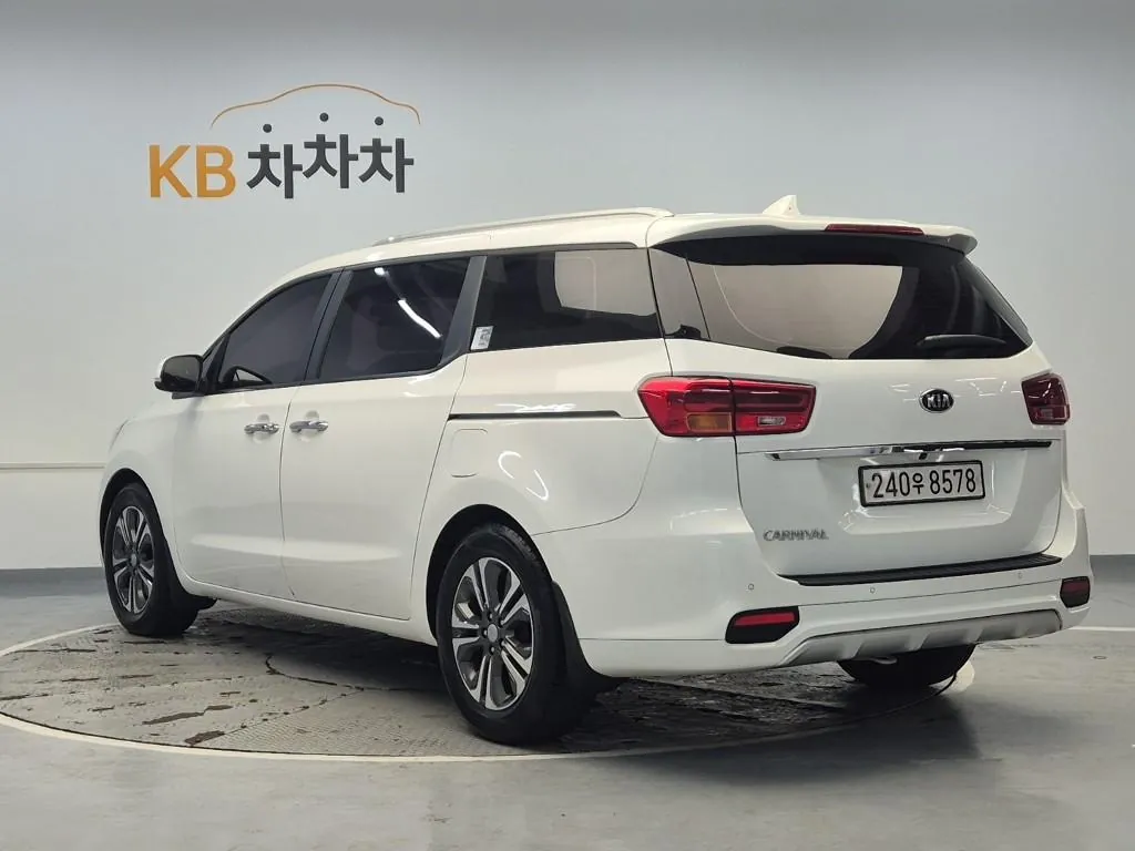Kia Carnival 2019 photo 2