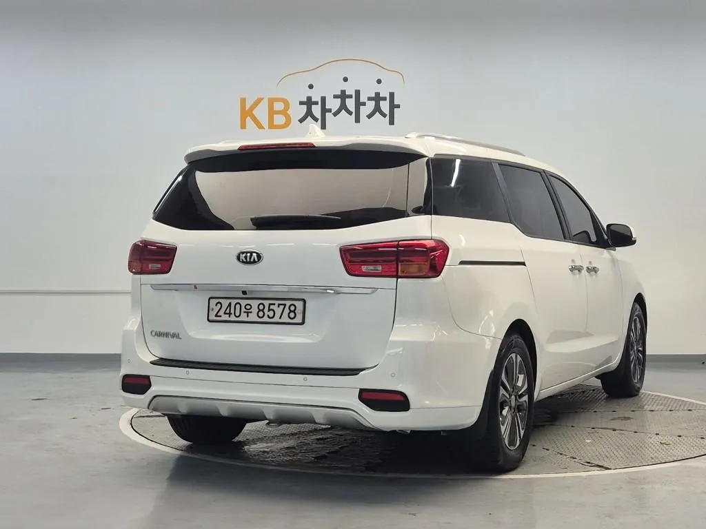 Kia Carnival 2019 photo 3