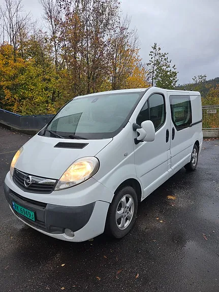 Opel Vivaro 2012 photo 2