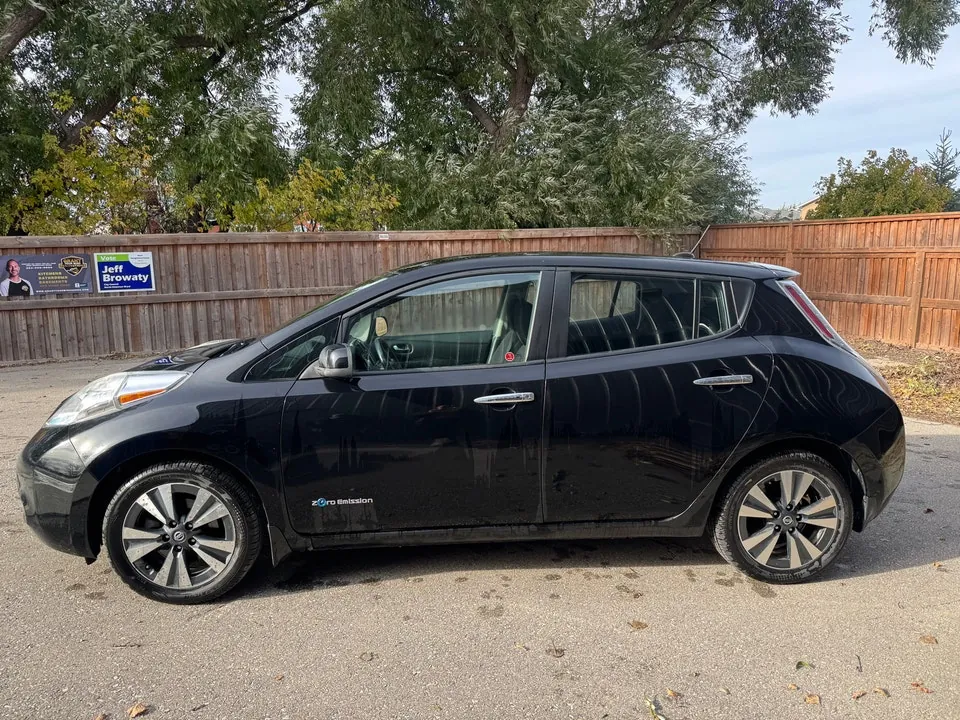 Nissan Leaf 2016 photo 2