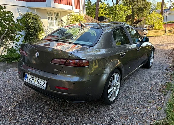 Alfa Romeo 159 2007 photo 4