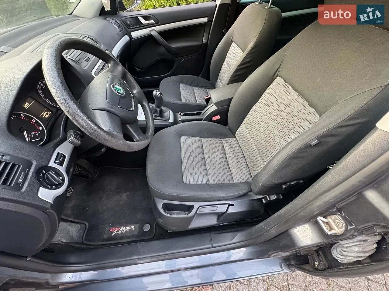 Skoda Octavia 2011 photo 4