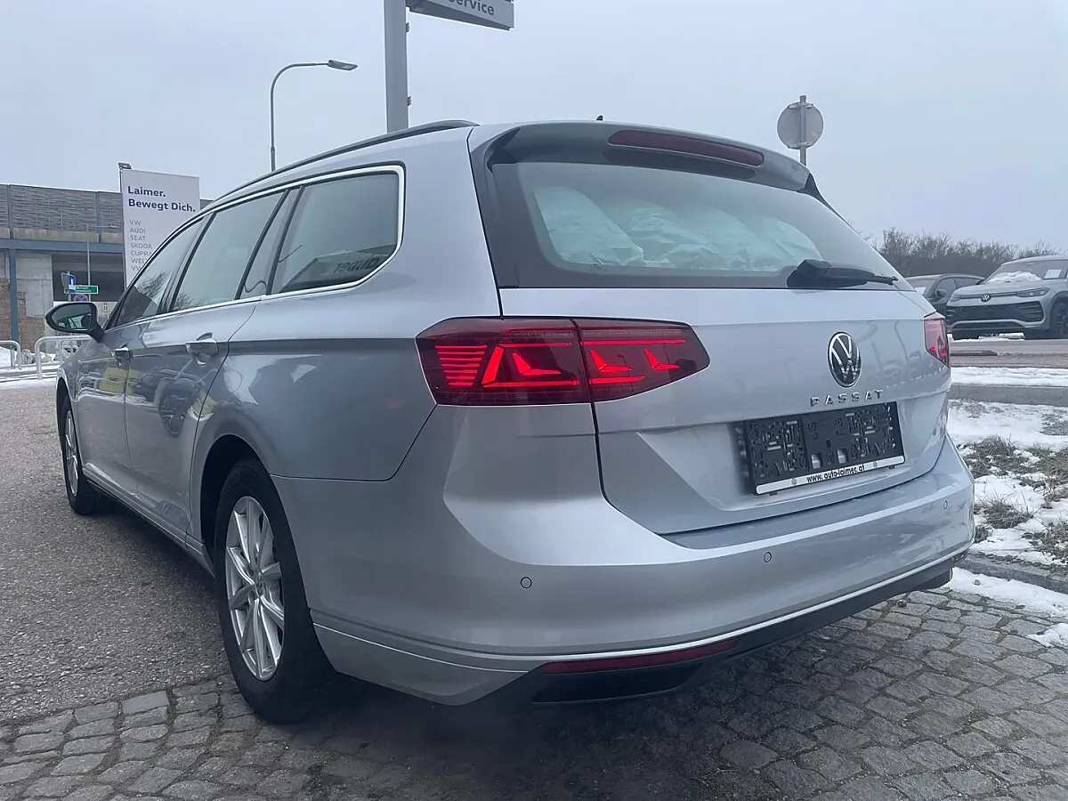 Volkswagen Passat 2022 photo 3