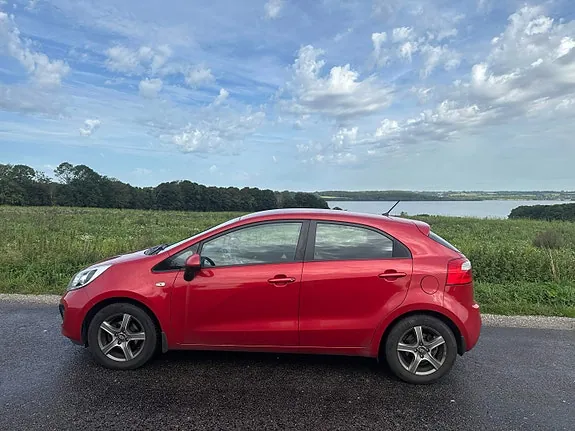 Kia Rio 2012 photo 2