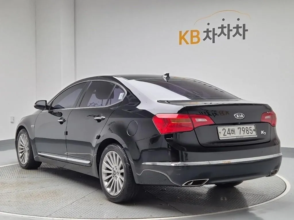 Kia K7 2011 photo 2