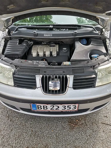 Seat Alhambra 2004 photo 3