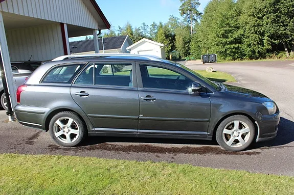Toyota Avensis 2007 photo 2