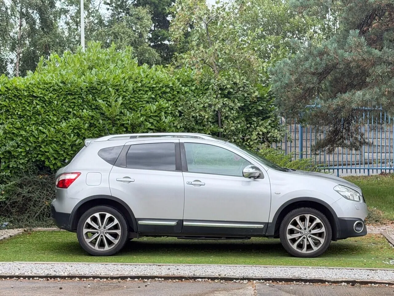 Nissan Qashqai 2013 photo 2