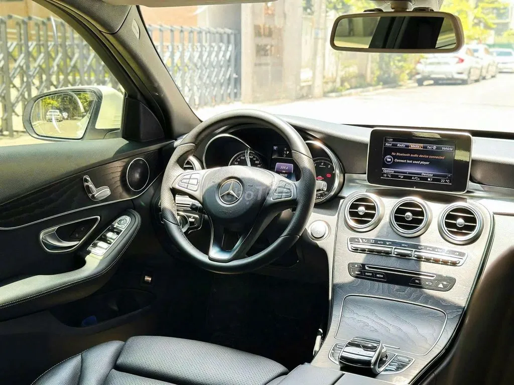Mercedes-Benz C-Class 2017 photo 2