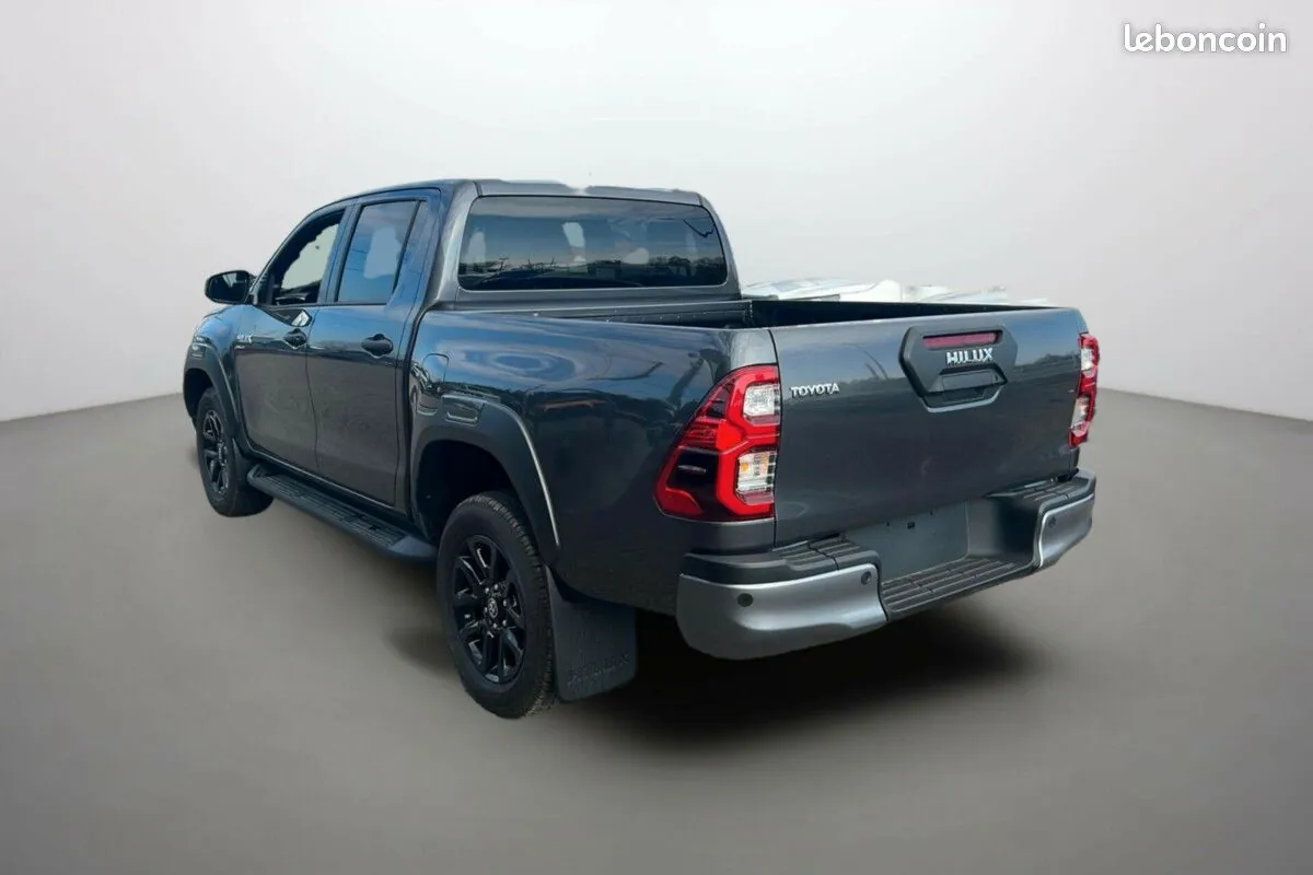 Toyota Hilux 2026 photo 2