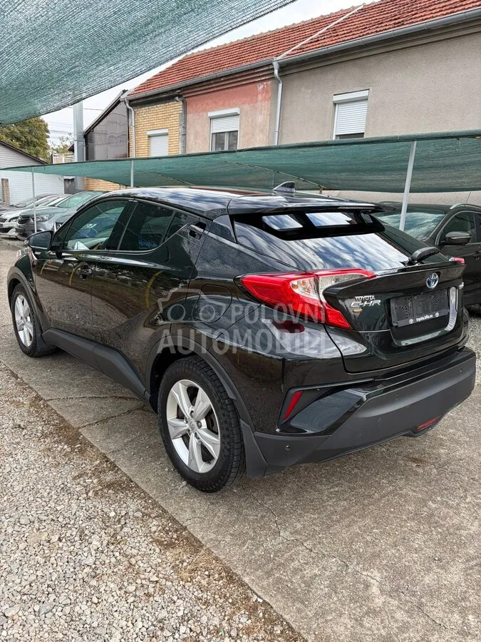 Toyota C-Hr 2017 photo 3