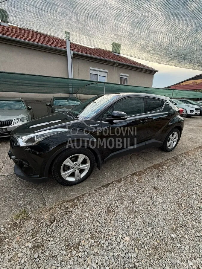 Toyota C-Hr 2017 photo 2