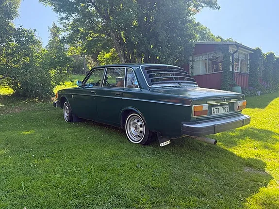 Volvo 144 1974 photo 2