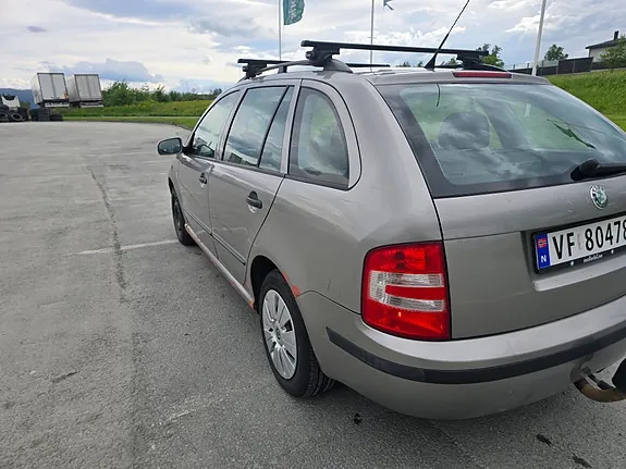 Skoda Fabia 2007 photo 5