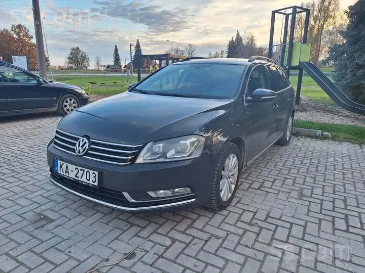 Volkswagen Passat 2012 photo 2