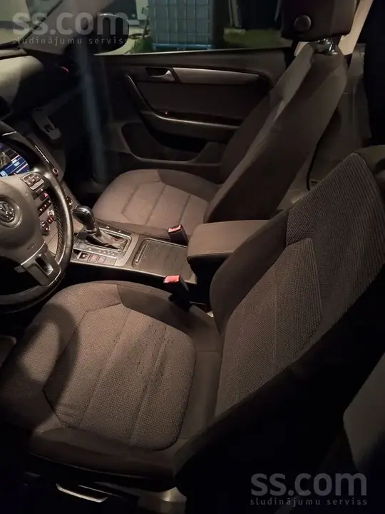 Volkswagen Passat 2012 photo 5