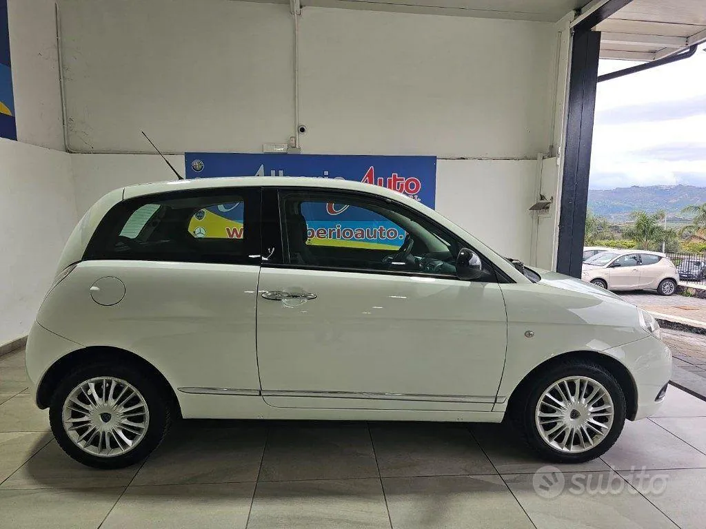 Lancia Ypsilon 2011 photo 3