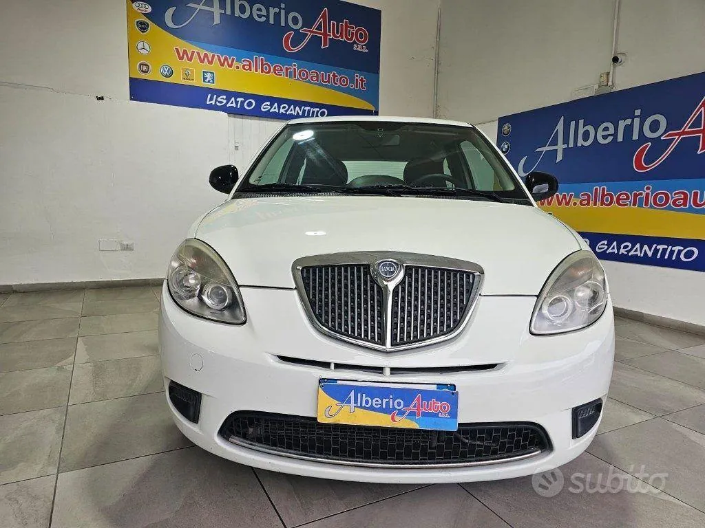 Lancia Ypsilon 2011 photo 4