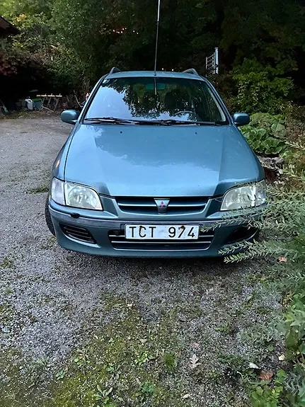 Mitsubishi Space Star 2002 photo 2