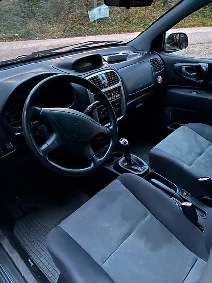Mitsubishi Space Star 2002 photo 5