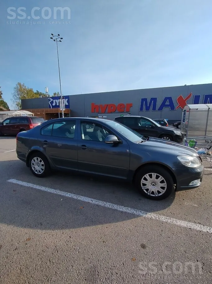 Skoda Octavia 2010 photo 2