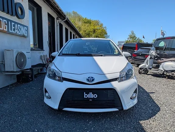 Toyota Yaris 2012 photo 2