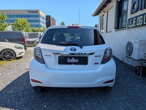 Toyota Yaris 2012 photo 5