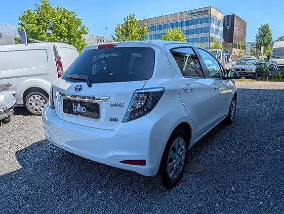 Toyota Yaris 2012 photo 4