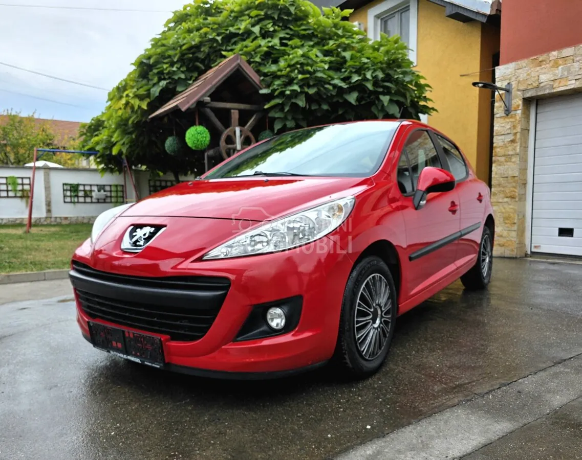 Peugeot 207 2010 photo 3