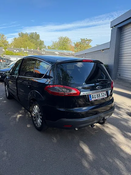 Ford S-Max 2011 photo 4