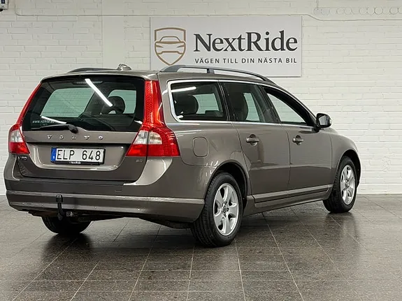 Volvo V70 2010 photo 4