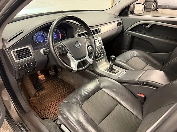 Volvo V70 2010 photo 5