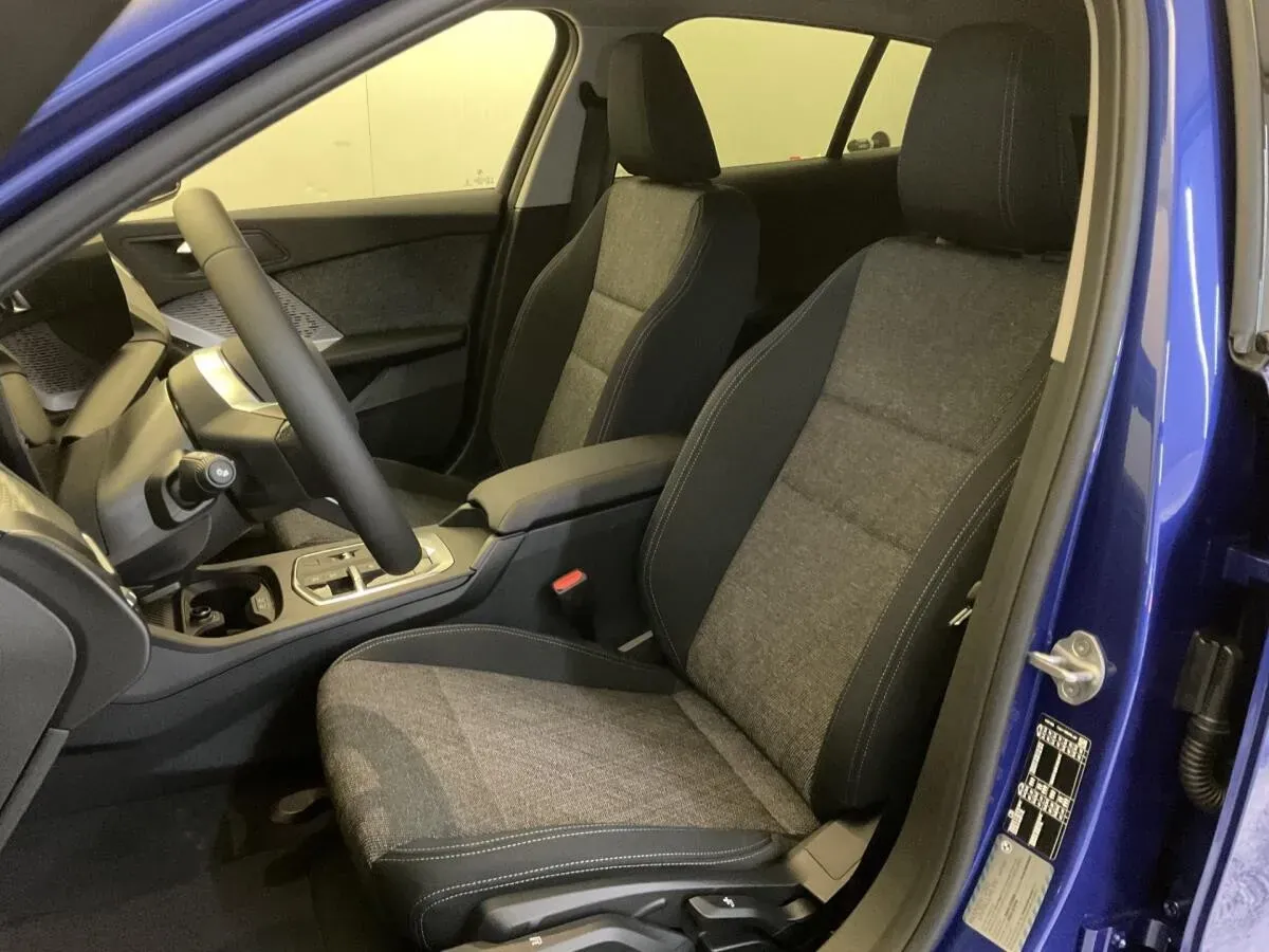 BMW 1 Series 2026 photo 2