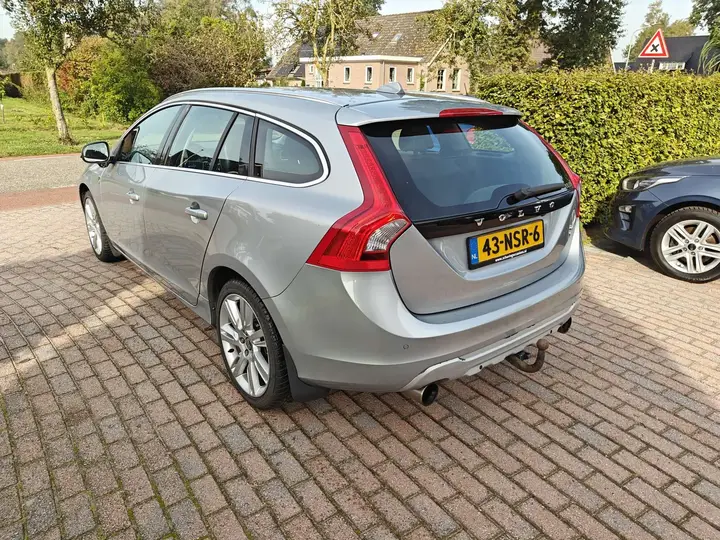 Volvo V60 2010 photo 4