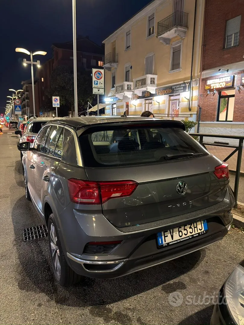 Volkswagen T-Roc 2019 photo 2