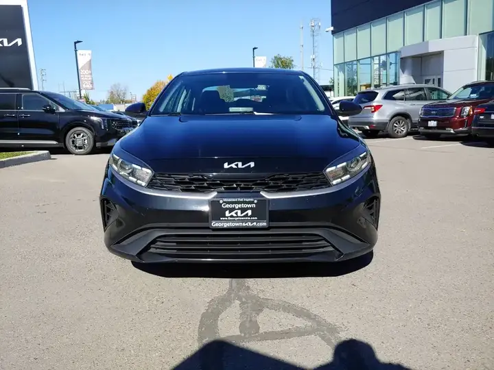 Kia Forte 2023 photo 2