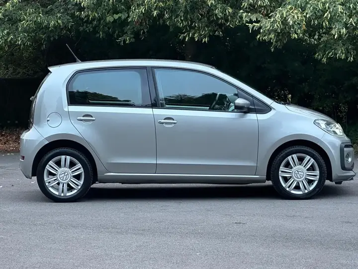 Volkswagen Up 2018 photo 2