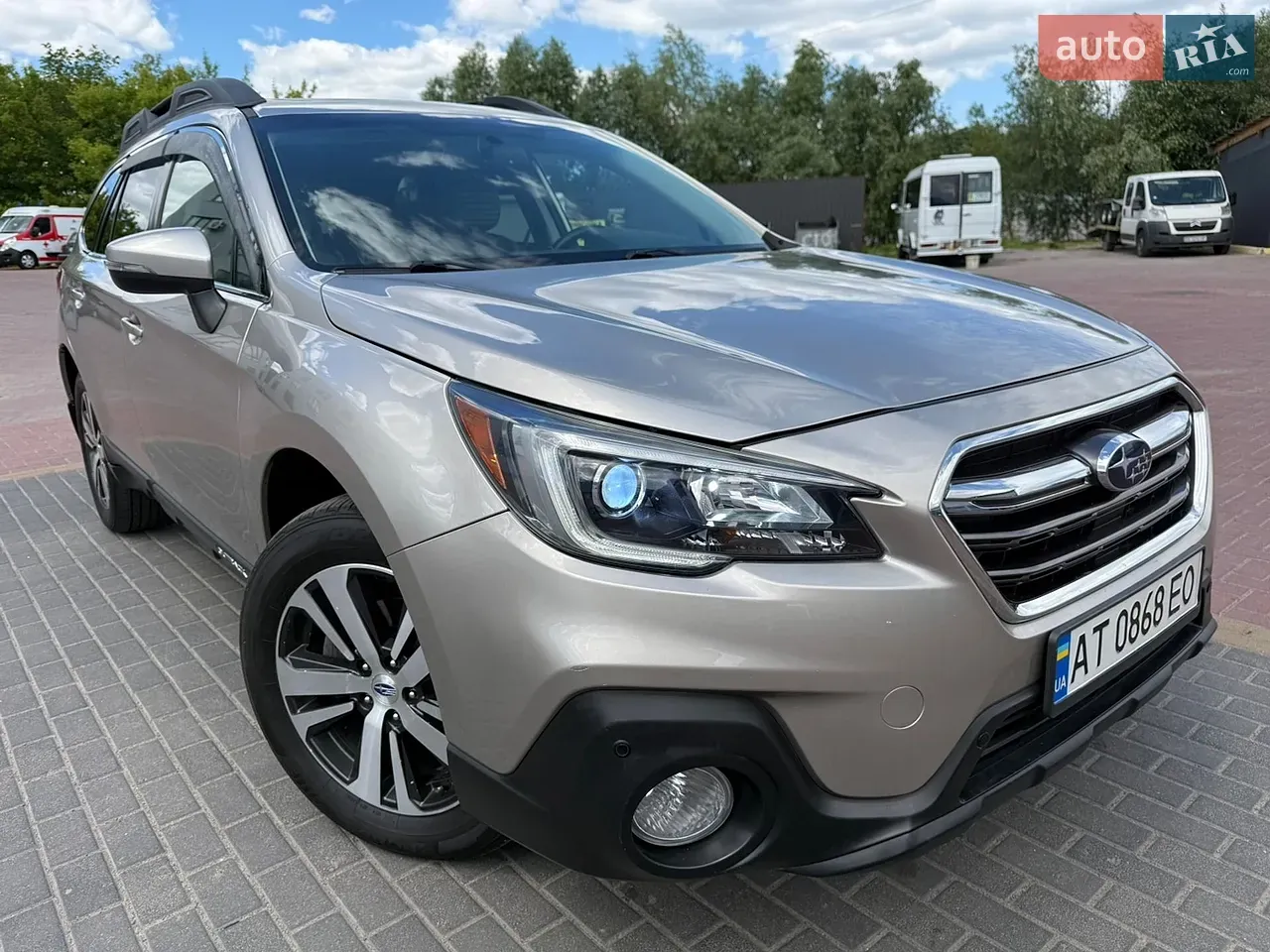 Subaru Outback 2018 photo 2